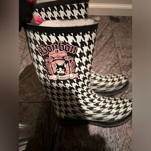 Rebecca bonbon black and white chef boots pink preppy rain boots